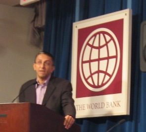 Nalaka Gunawardene introducing Children of Tsunami