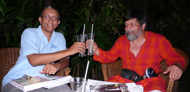 nalaka-gunawardene-left-and-shahidul-alam.jpg