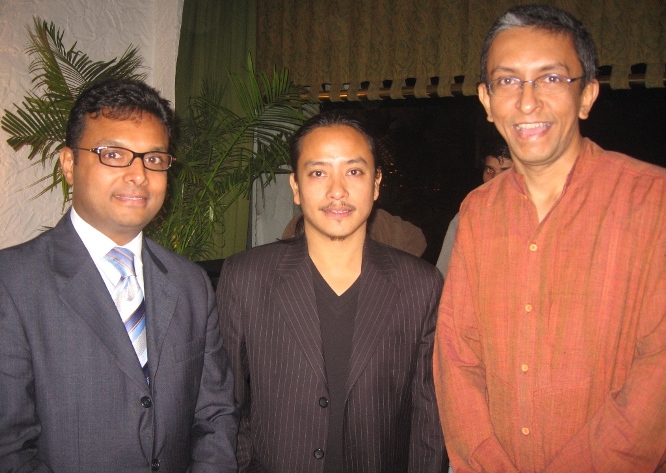 L to R - Yogesh Shah, Moji Riba, Nalaka Gunawardene