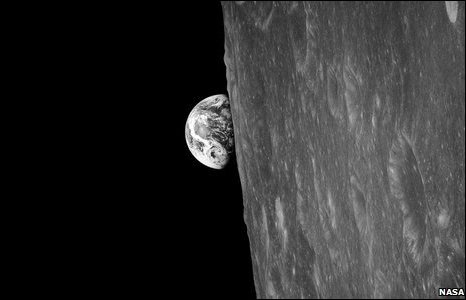 the-first-earthrise-to-be-witnessed-by-a-human The first Earthrise ever photographed; a colour photograph followed minutes later