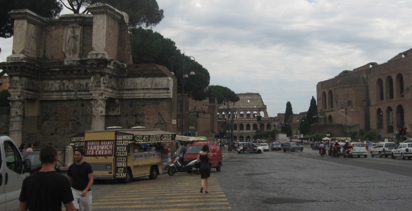 Rome - old and new co-exist Blending old and new with ease: average Roman doesn't the burden of history