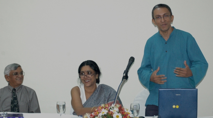 Nalaka Gunawardene speaks at AMR2009 Colombo Launch - 4 Aug 2009 The Coming Ka-Boom? L to R: Vijitha Yapa and Sharmini Boyle seem to be amused as Nalaka Gunawardene speaks