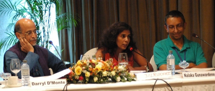 L to R - Darryl D'Monte, Dilrukshi Handunnetti, Nalaka Gunawardene; CMB, 8 Dec 2009