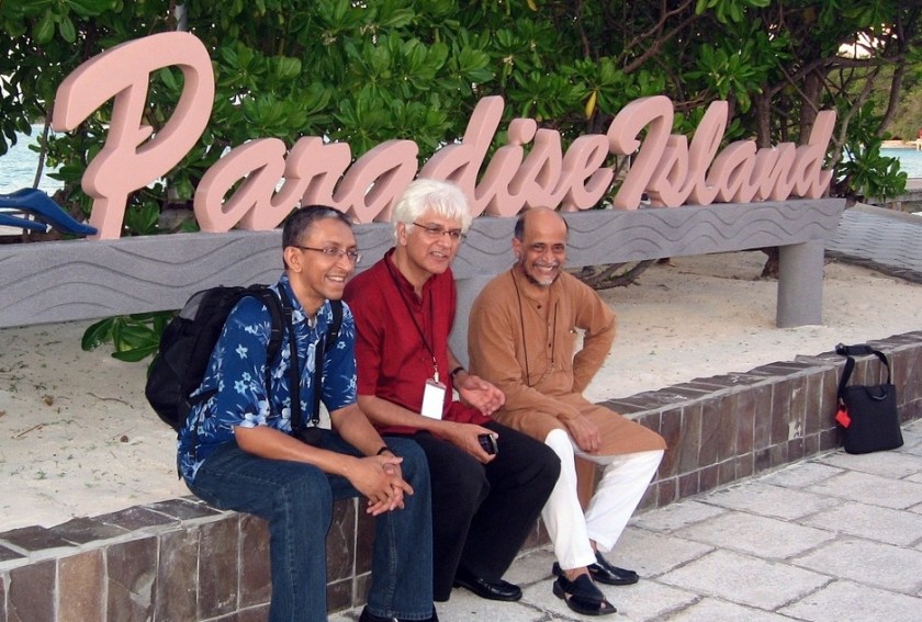 L to R - Nalaka Gunawardene, Kunda Dixit, Darryl D'Monte - Maldives, July 2011