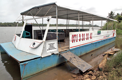 Prototype of waveless eco-boat designed by I S W Karunatilake