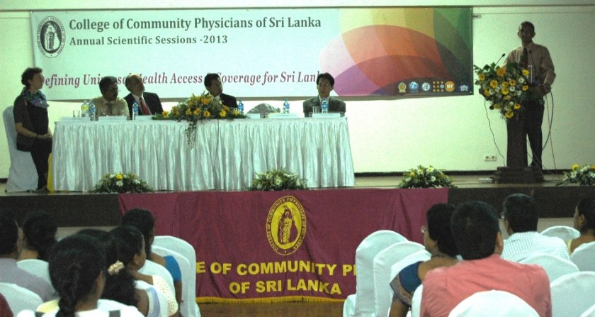 Nalaka Gunawardene speaks at Annual Scientific Sessions of College of Community Physicians Sri Lanka, 24 Sep 2013 Colombo - Photo by Janaka Sri Jayalath