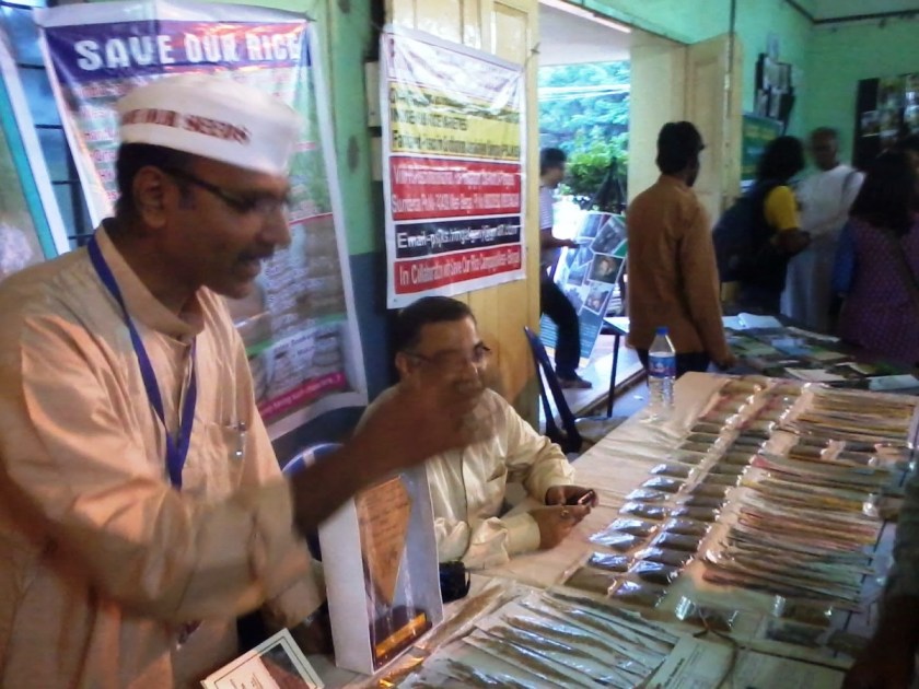 Anupam Paul talking about the traditional crop seeds at the First Bangalore Seed Festival, Sep 2013