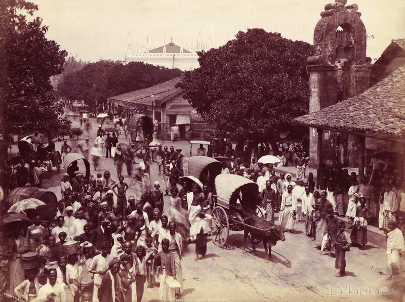 Street Scene at Main Street, Colombo, 1900s: Image courtesy Lankapura.com