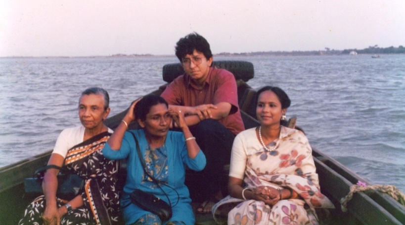 Manel Tampoe (front row left) and Nalaka Gunawardene (back row) during visit to Dhaka, Bangladesh, April 1992