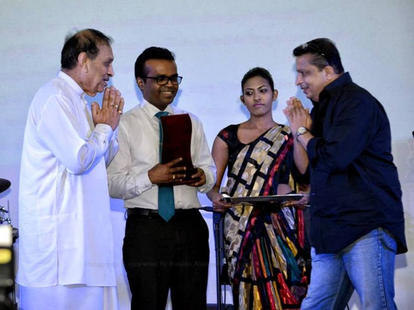 Blogger of the Year 2014 Priyantha Hewage gets his Award - Photo by Randika Ahangama