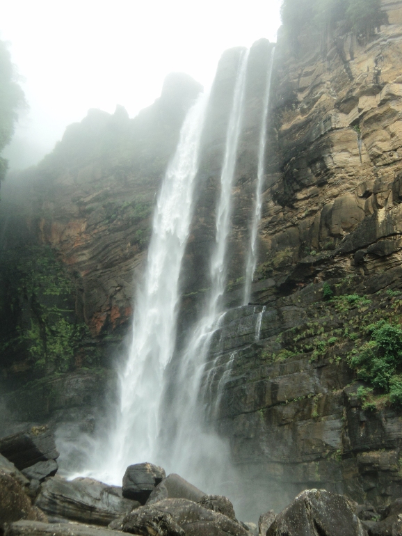Laxapana Falls, image courtesy Wikimedia Commons