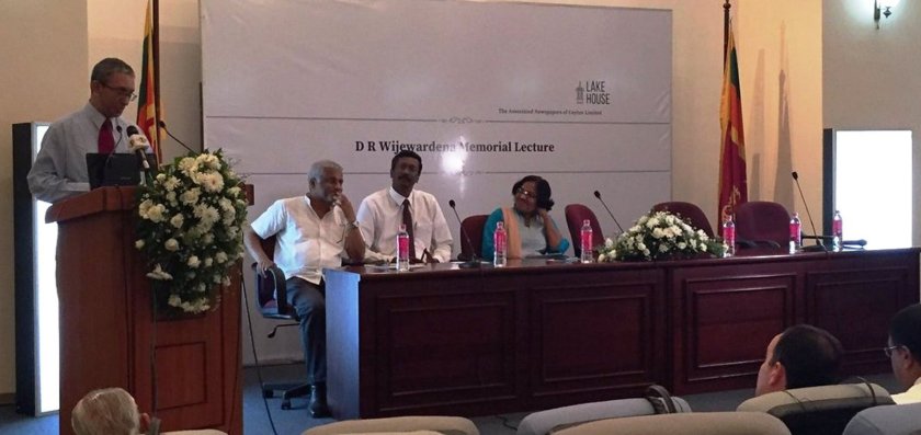 Nalaka Gunawardene speaks at D R Wijewardene memorial event on 26 February 2016 - Photo by Sam de Silva