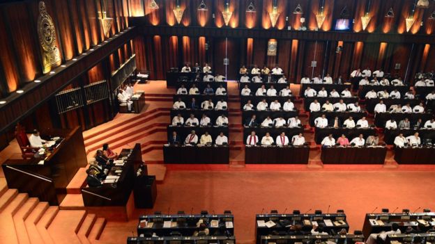 ශ්රී ලංකා පාර්ලිමේන්තුව තුළ දින දෙකක් විවාදයට ගත් තොරතුරු දැන ගැනීමේ පනත සංශෝධන සහිතව ජුනි 24 වනදා ඒකමතිකව සම්මත විය